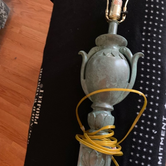 Waverly Lamp w/ Shade - Picture 3 of 3